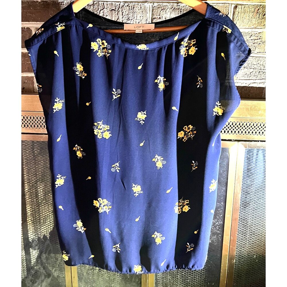 LOFT Navy Blue Floral Blouse Size M Sleeveless /Cap Sleeve Lightweight Top